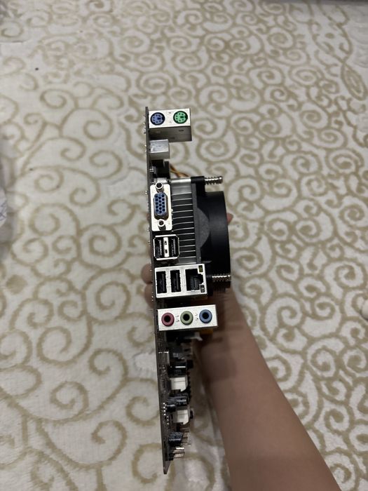 Продам материнскую плату 1155