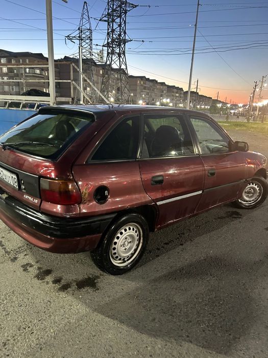 Продам машину опель астра