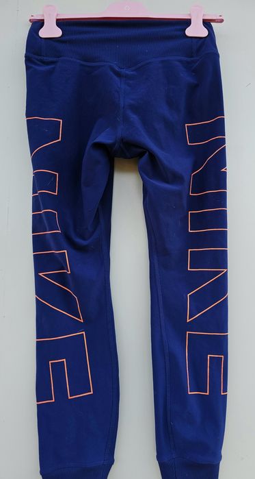 Nike оригинален дамски клин М размер