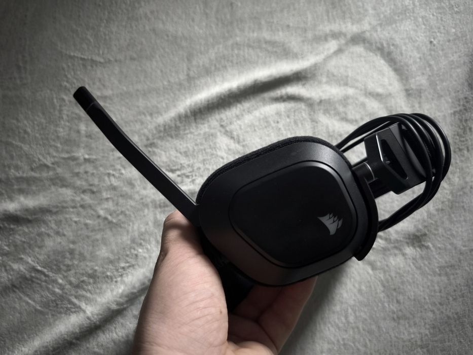 Vând căști de gaming Corsair HS80 pe cablu USB