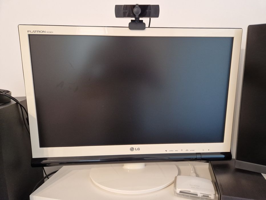Monitor gaming LG W2363V
Jocul invadeaza realitatea!

Thru Mode
Raspun