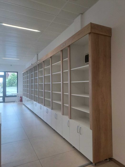 Mobila magazin/ rafturi