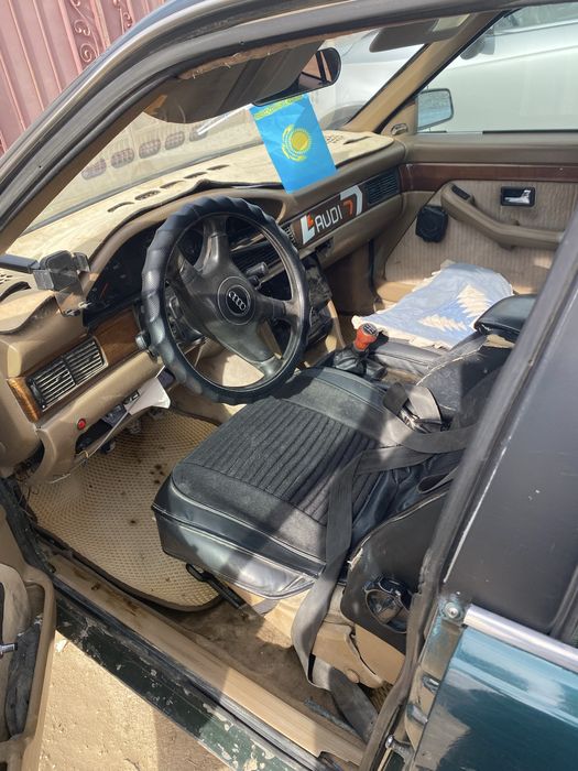 Срочно Ауди 100.