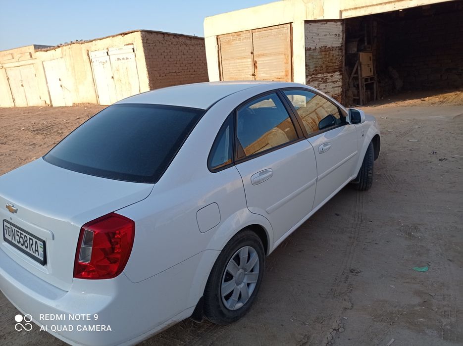 Moshina   gazi bor kraska yoʻq