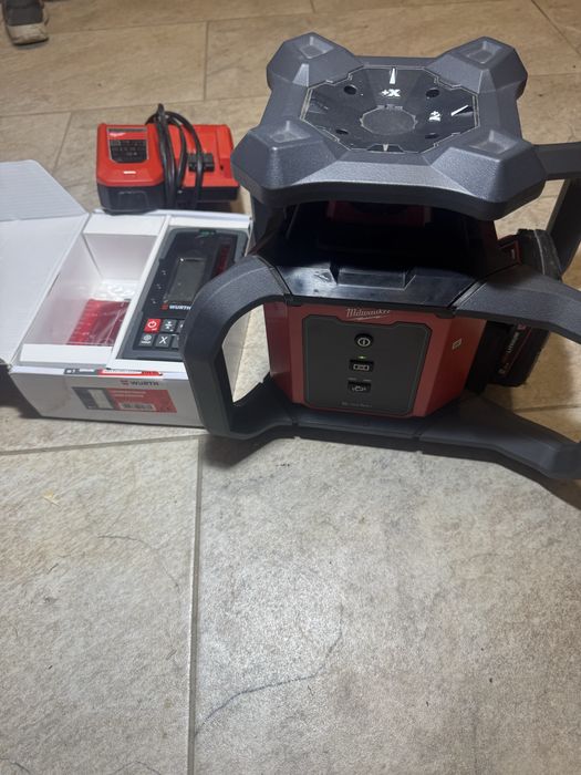 Vand laser nivela milwaukee