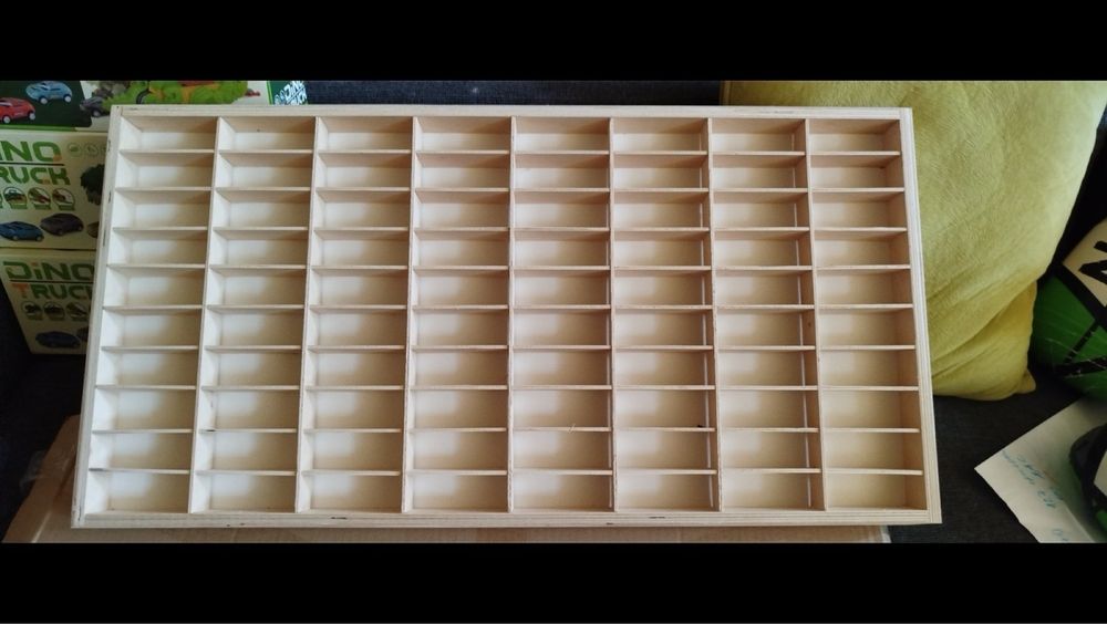 Дървен рафт за коли, етажерка за колички, 80 отделения, KRUZZEL 20233