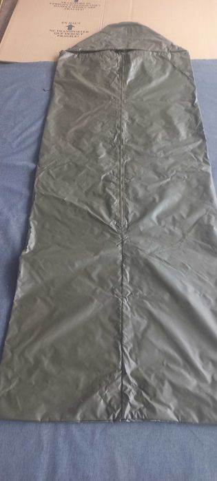 Продавам водонепромокаеми спални чували