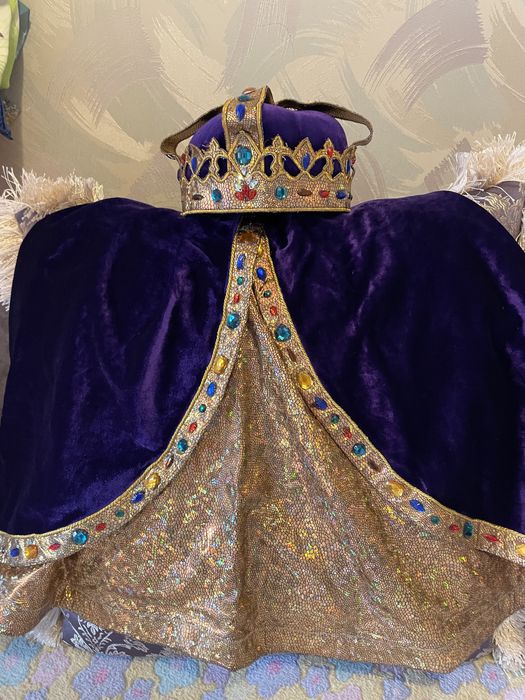Продам костюм короля