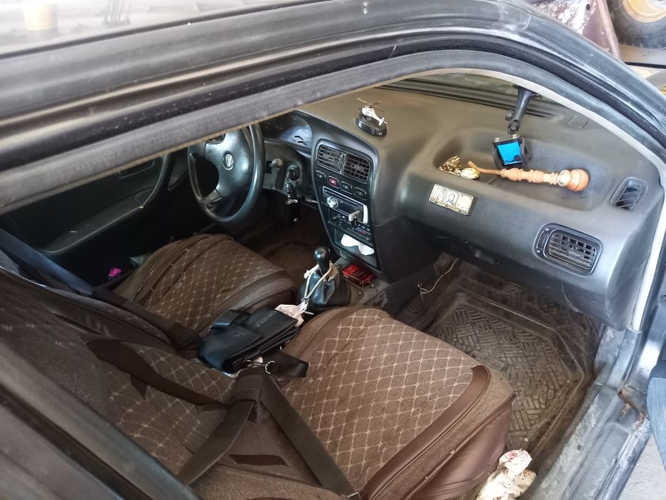 Nissan Primera 1992 года