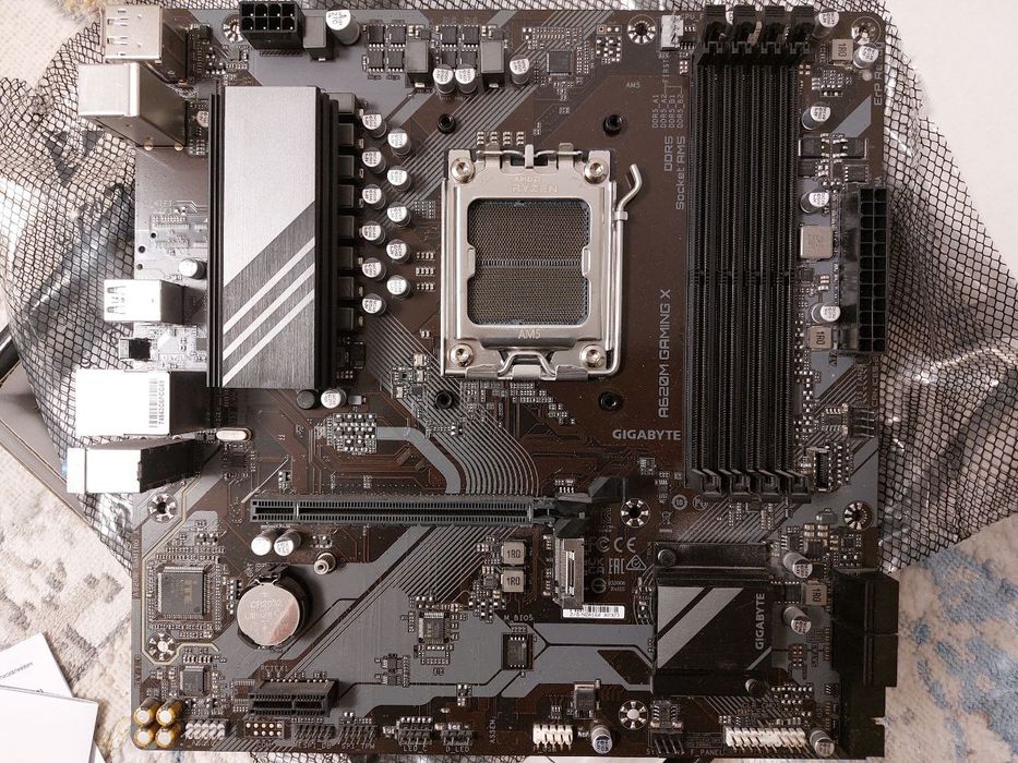 Материнская плата  Gigabyte A620m