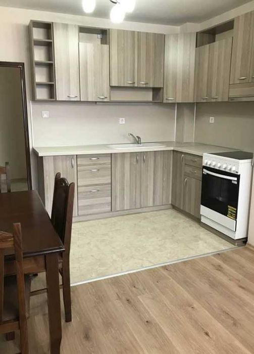 Дава се под наем Тристаен апартамент в Пловдив, Младежки Хълм - 90 кв.м за 316.2 € - Снимка #3