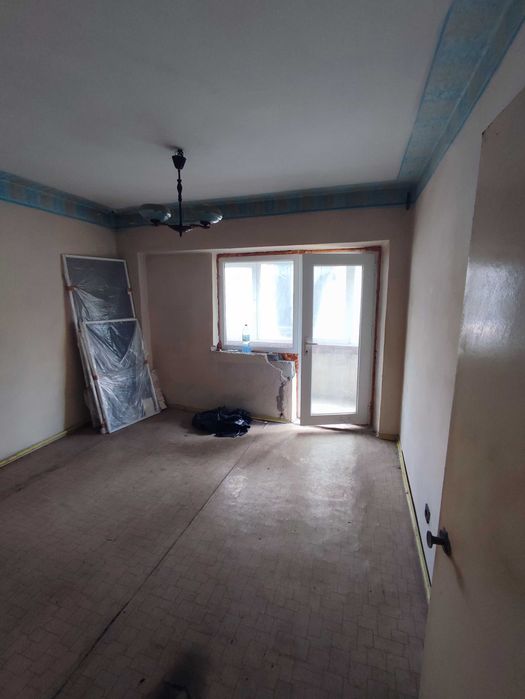 Apartament 3 camere de vânzare