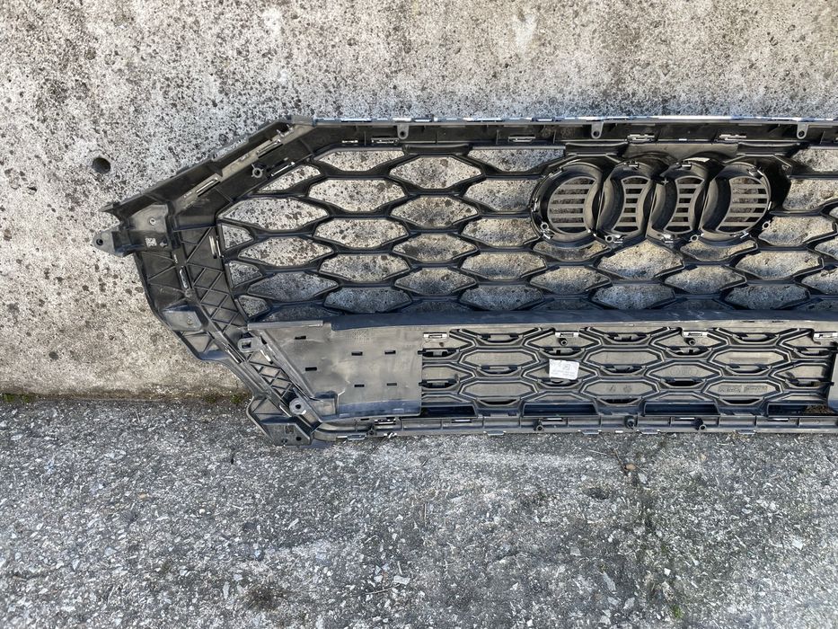 Решетка за Audi Q3 Sline Ауди Ку3  2019-2024г