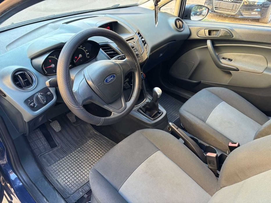 Автомобил Ford Fiesta