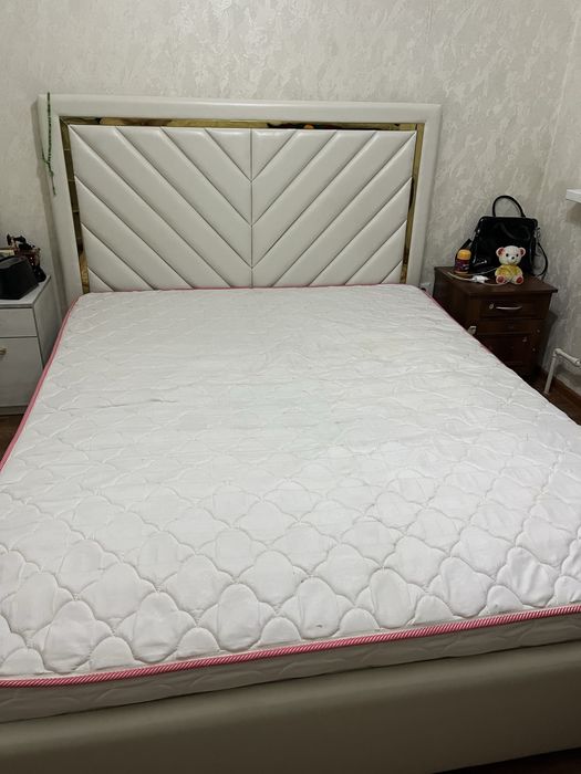 Кровать двухспальная