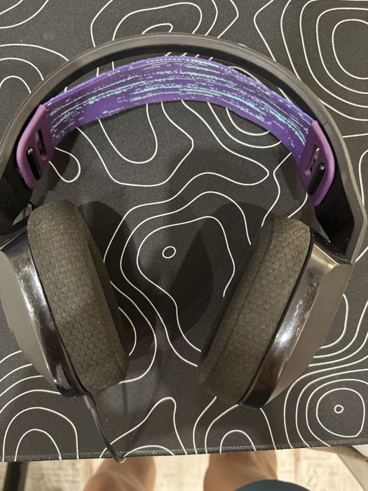 Logitech G335 Gaming слушалки – Отличен звук | Леки и удобно