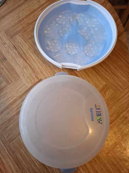 Продавам стерилизатор за бебешки шишета Pnilips Avent