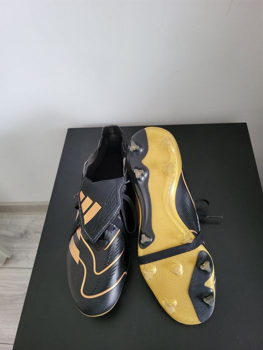 Ghete de fotbal Adidas Predator marime 40