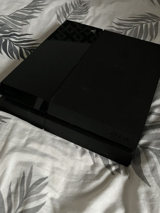 PlayStation 4 Fat Прошитая Goldhen