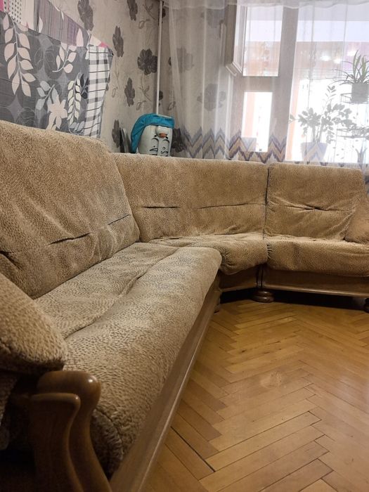 Мягкий уголок в гостиную