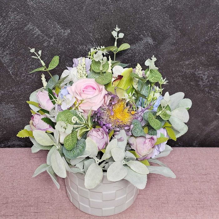 Aranjament floral in ghiveci ceramic