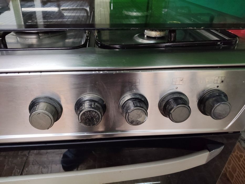 Продам газ плиту