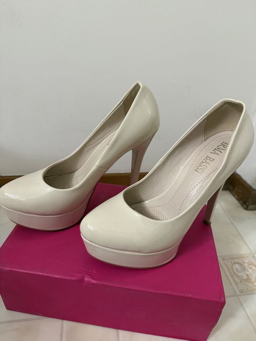 Продам туфли женские