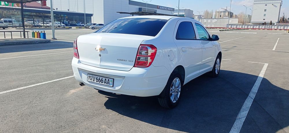 COBALT style (mednayt qilingan) sotiladi