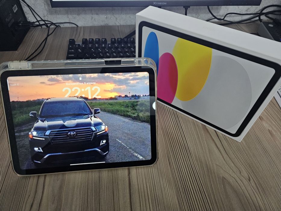 Айпад 10 тый.  В идеале без минуса