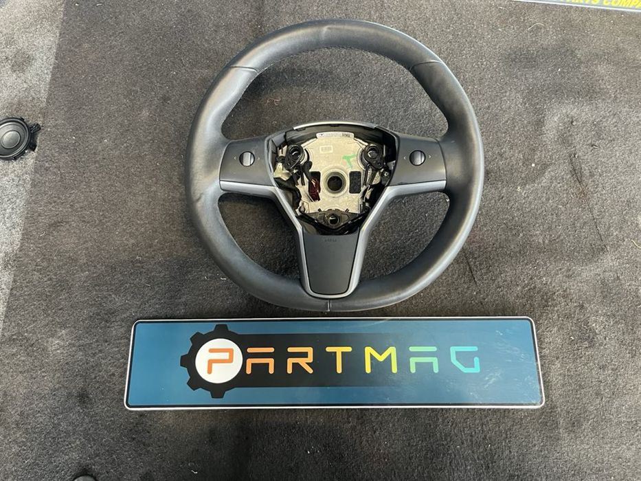 Оригинален Кожен волан Tesla 3 2021 черно кормило Тесла 2543286apq