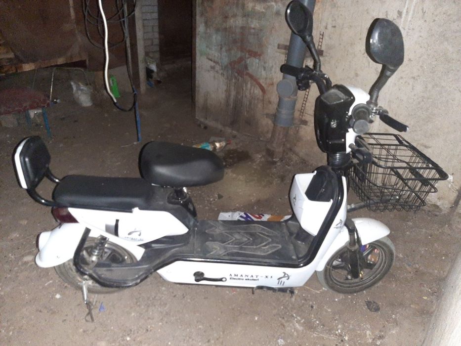 Продаю электо скутер