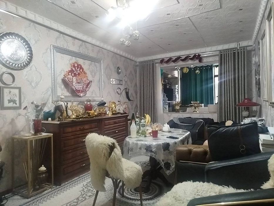 Срочно продаеться 2-комнатная квартира городе Чирчике раеоне Октьябрь