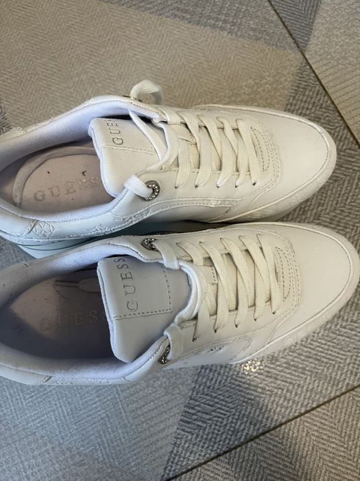 Оригинални сникьрси Гес