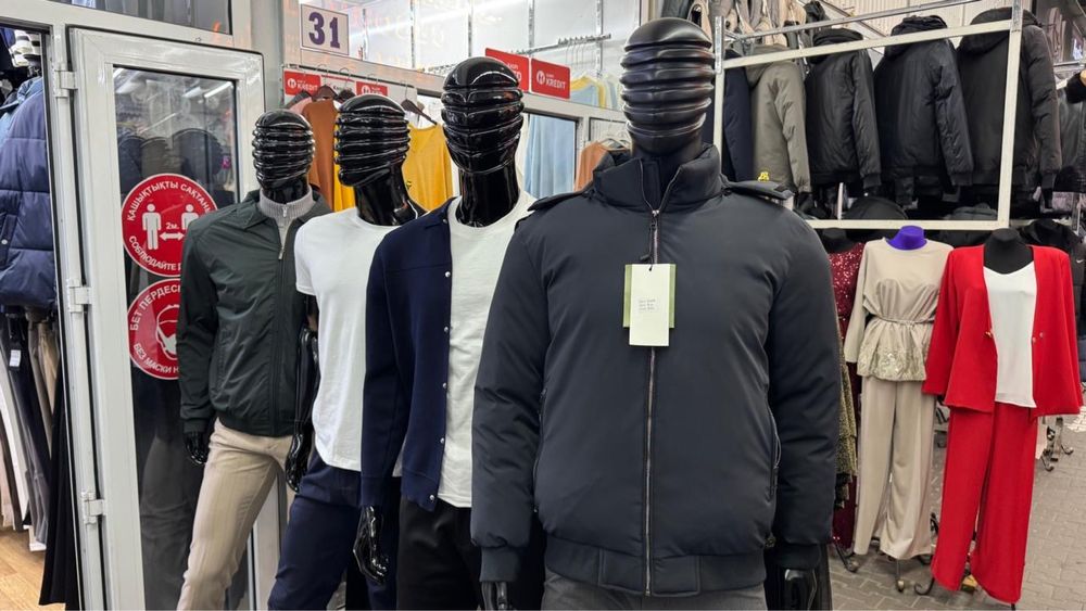 Манекены и вешалки