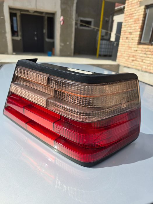 Фары 124 малина оригинал задние