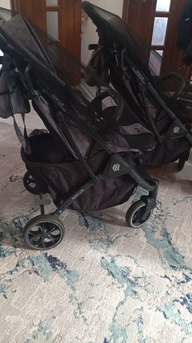 Коляски для двоини разьединяются