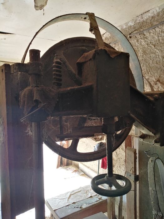 Банцинг-Чугунен Работещ Трифазен