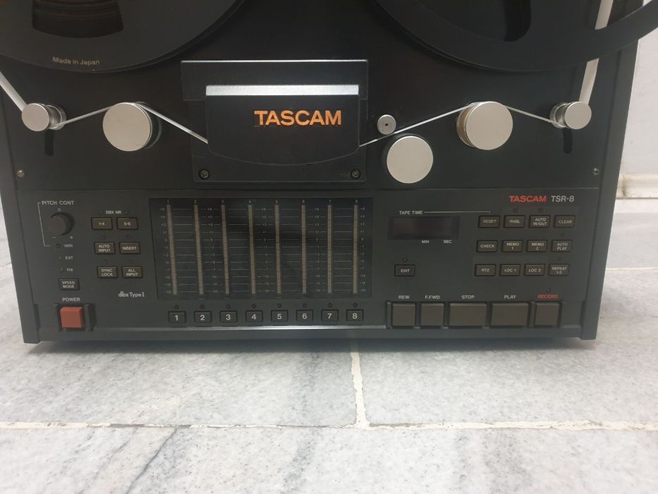 Колекционерки ролков магнетофон Tascam TSR 8 
4 transistor portable ta