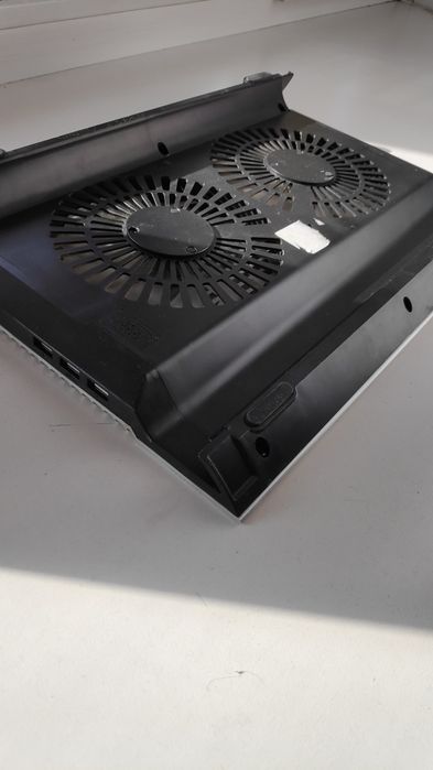 Подставка под ноутбук