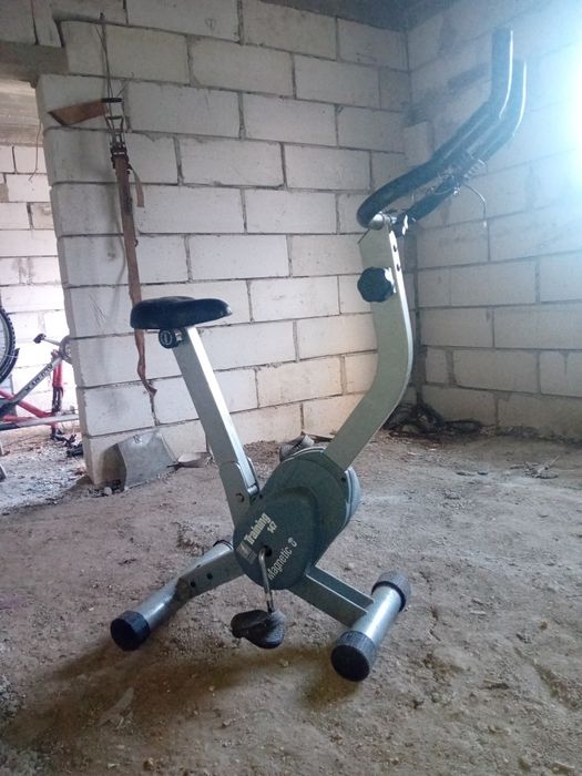 Bicicletă fitness pliabilă Training One 147 Magnetic – 300 lei