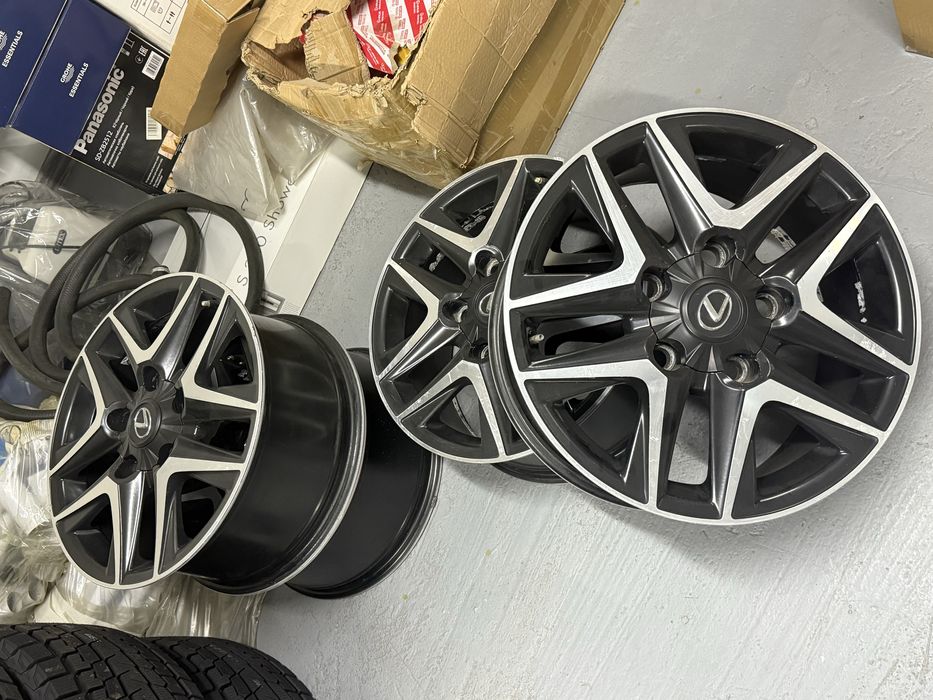 Продам комплект дисков Lexus