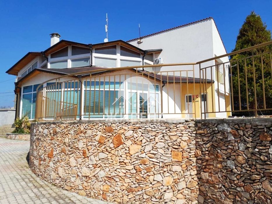 Продава се Къща в с. Оброчище, Област Добрич - 340 кв.м за 706 €/кв.м - Снимка #1