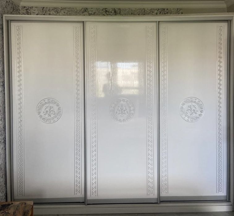 Продам платяной шкаф-купе трёхдверный