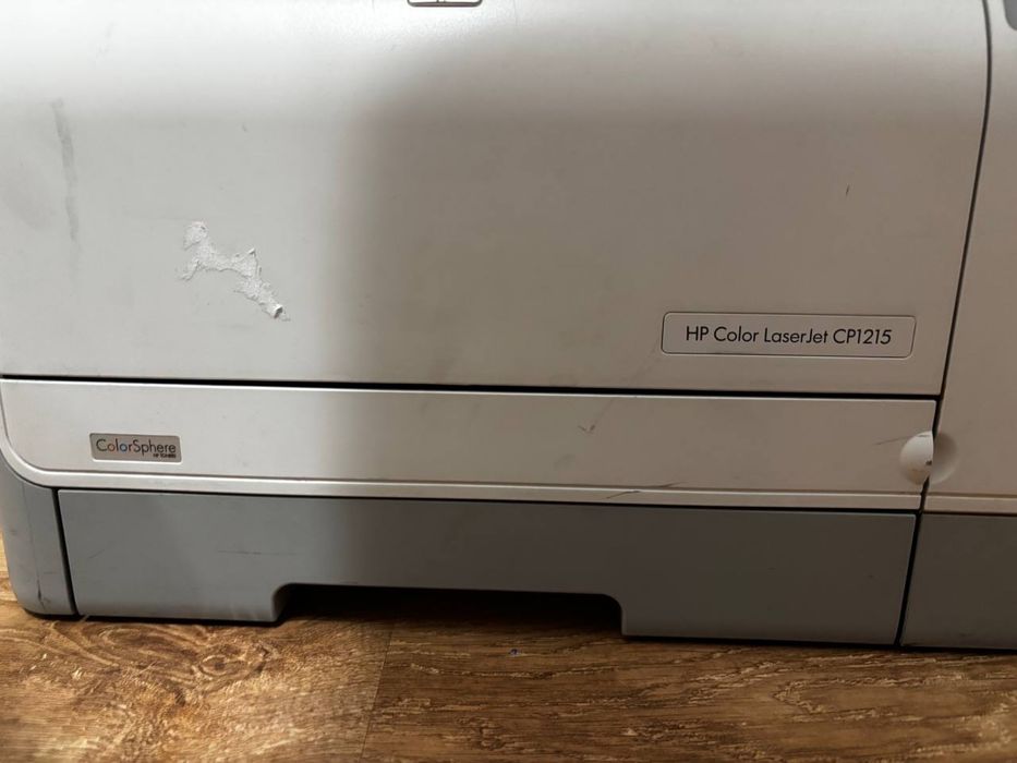 принтер HP Color LaserJet CP1215