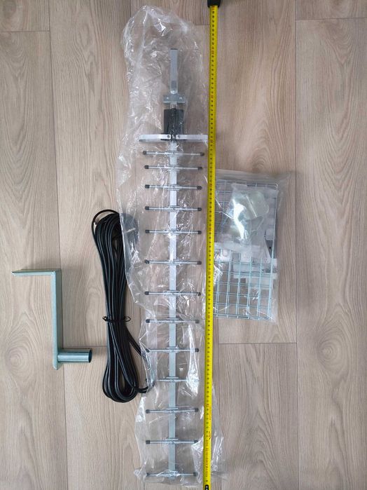 Antena GPS GNSS 1400-1550MHz 1.4 - 1.55GHz fixa cu 13 elementi