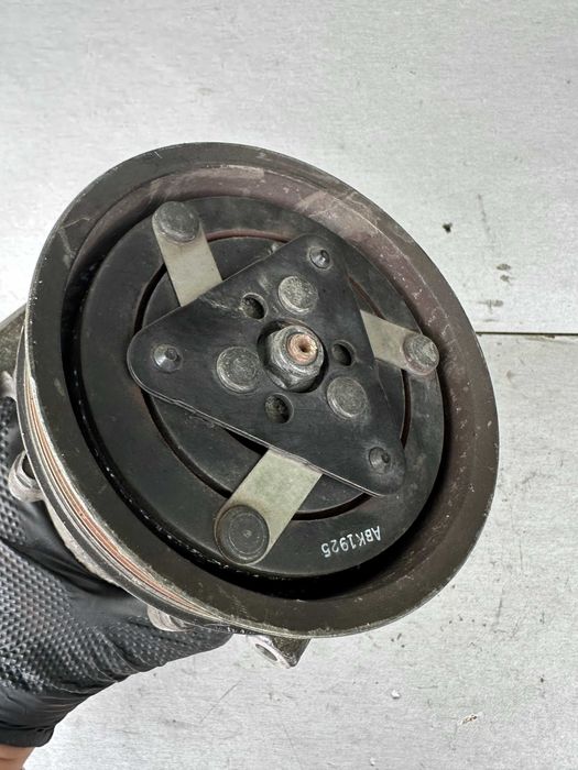 Compresor Clima Renault Clio 3 1.5 DCI 8200367787 an 2005-2012 Qashqai