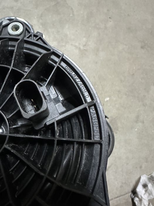 Maner portbagaj VW Passat b6, CC, Golf 5,6,7, Polo 6R, cod 6R6827469D