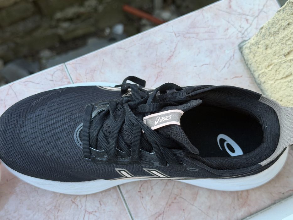 Оригинални ASICS PureGEL . Носени 1 път запазени са много !
