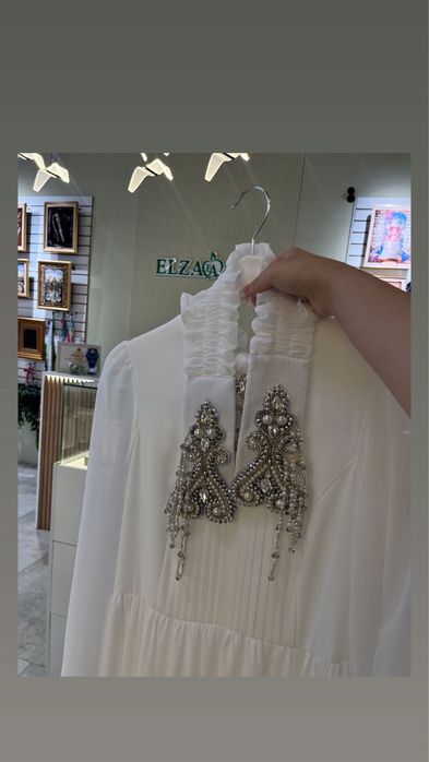 Белый платье на сырға салу