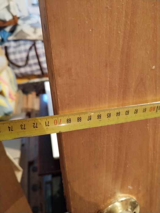 Продам межкомнатные двери.